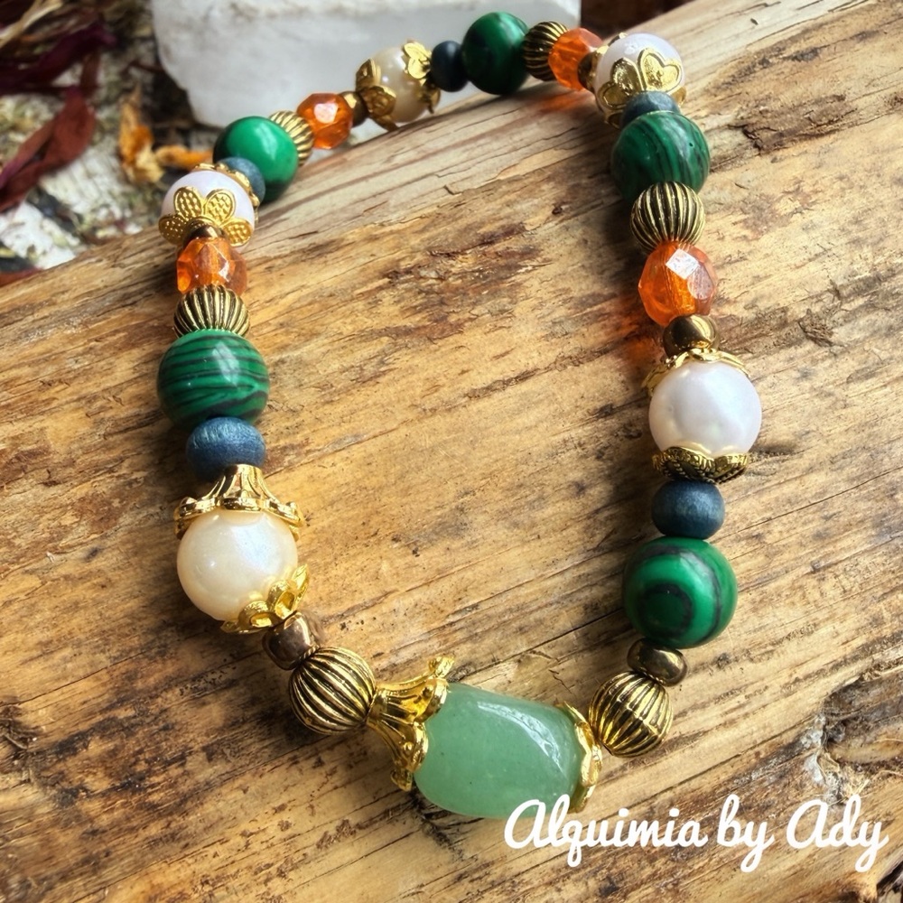 Aventurine and pearls charms eclectic statement bracelet - Picture 12 of 12